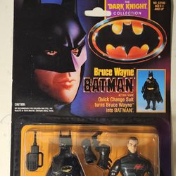 The Dark Knight Collection Bruce Wayne Batman Quick Change Suit turns Bruce Wayne into Batman 1990 Action Figure
