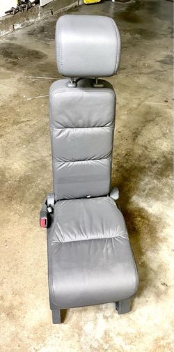 Second Row Jumpseat for 2005,6,7 Honda Odyssey