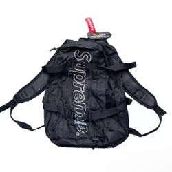 Supreme FW18 Backpack 14x17 Medium/Large Black
