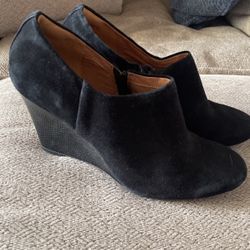 Black Wedge Heel