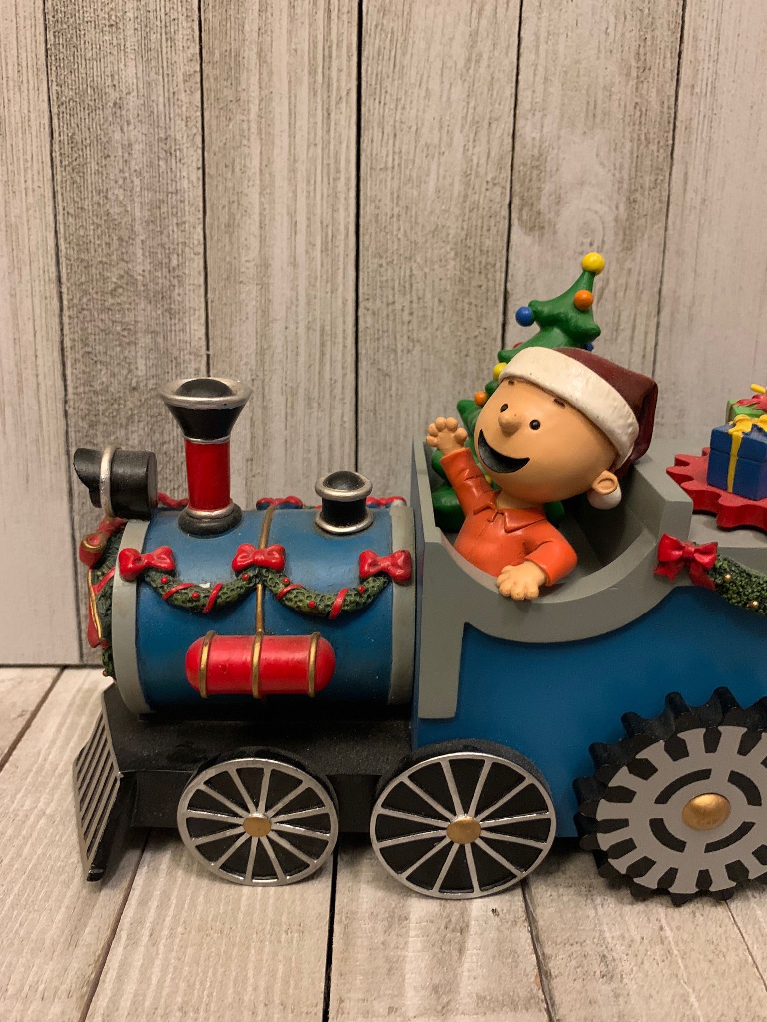 Large Peanuts Christmas Train 2011 | Roman Inc Charlie Brown Train /No Music