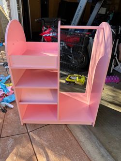 KidsKraft Dressup station with dresses and canvas