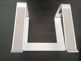 Laptop stand