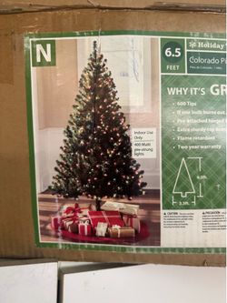 Christmas tree with extras Christmas tree with extra