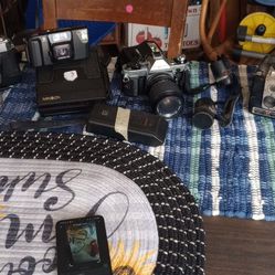Old Cameras From The Past , A Collection Of The Life Back Then