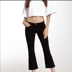 J Brand Gigi Ankle Cropped Jeans Womens 27 Black.  Approximate measurements laid flat- Waist- 14" Length- 33" Inseam- 24" 98% Cotton 2% Lycra Conditio