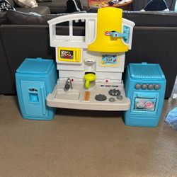 Little Tike Tasty Junior Kitchen