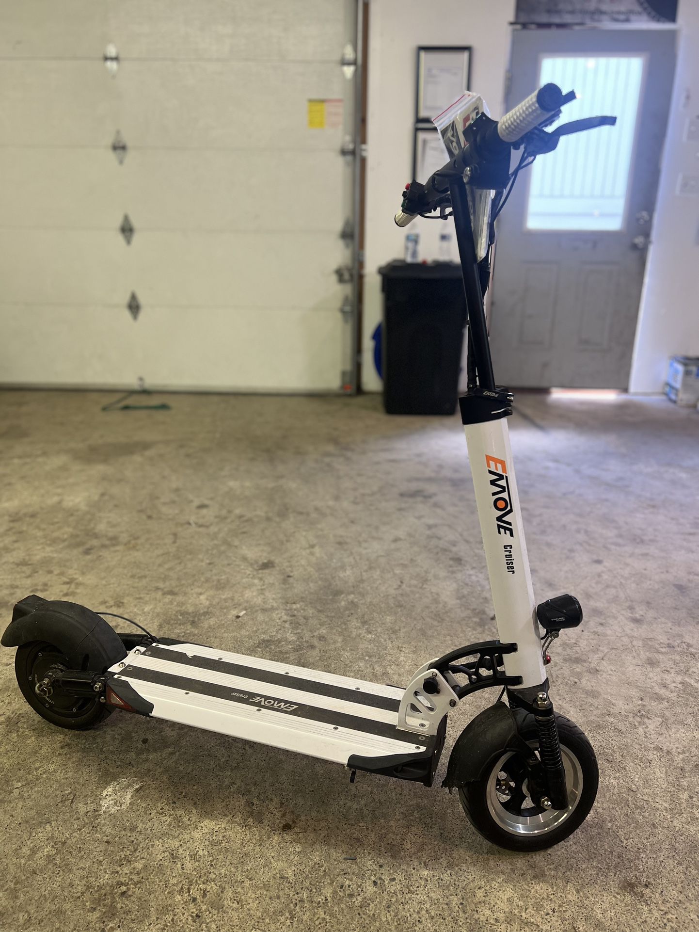 Emove Cruiser Electric Scooter