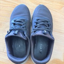 Used Women Black Sneakers- Size 7.5