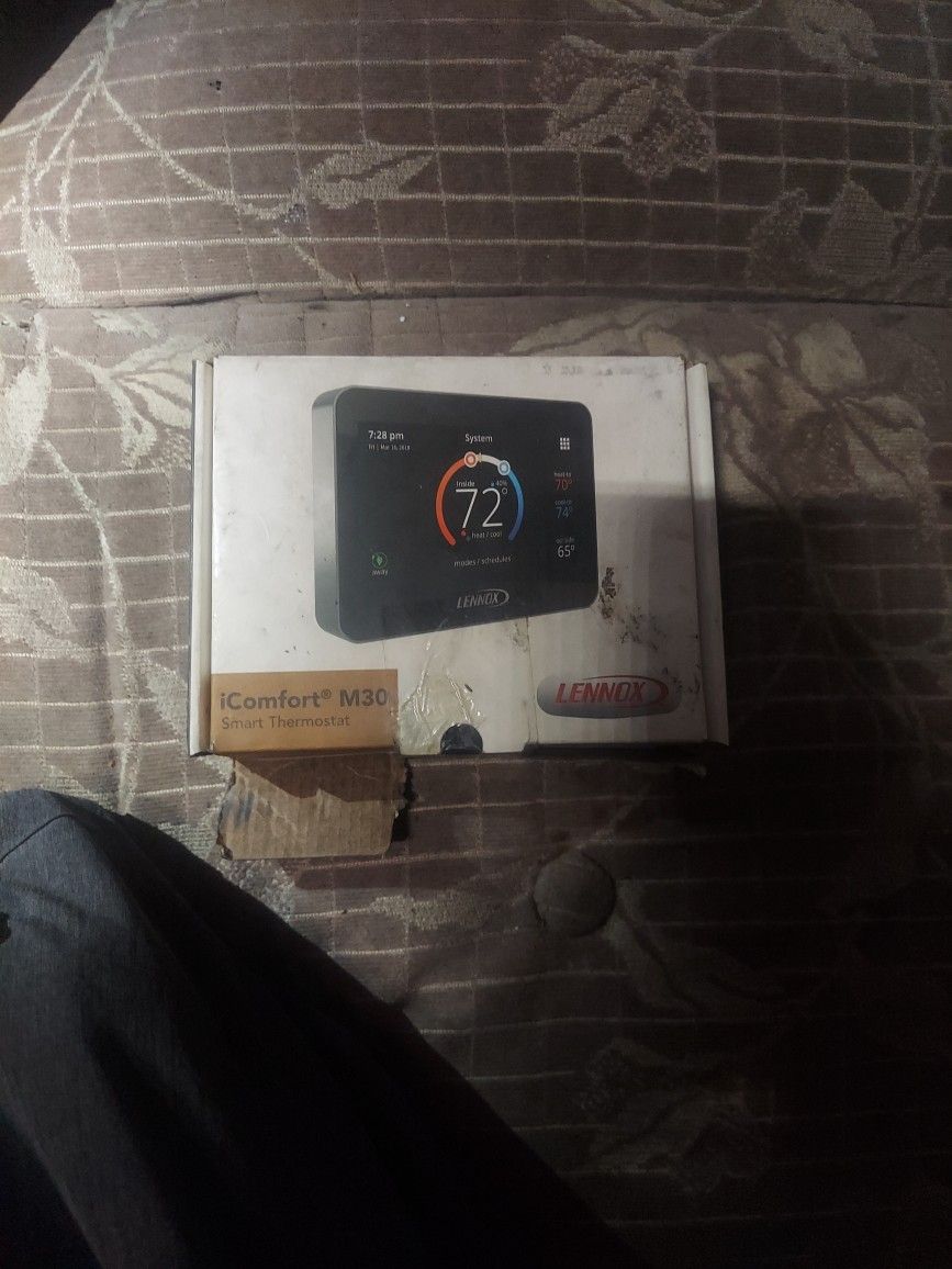 Lennox M30 Smart Thermostat for Sale in Everett, WA OfferUp