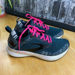 Brooks Levitate 4 Women’s Navy/Pink Low Top Lace-Up Mesh Sneakers US 7.5 B