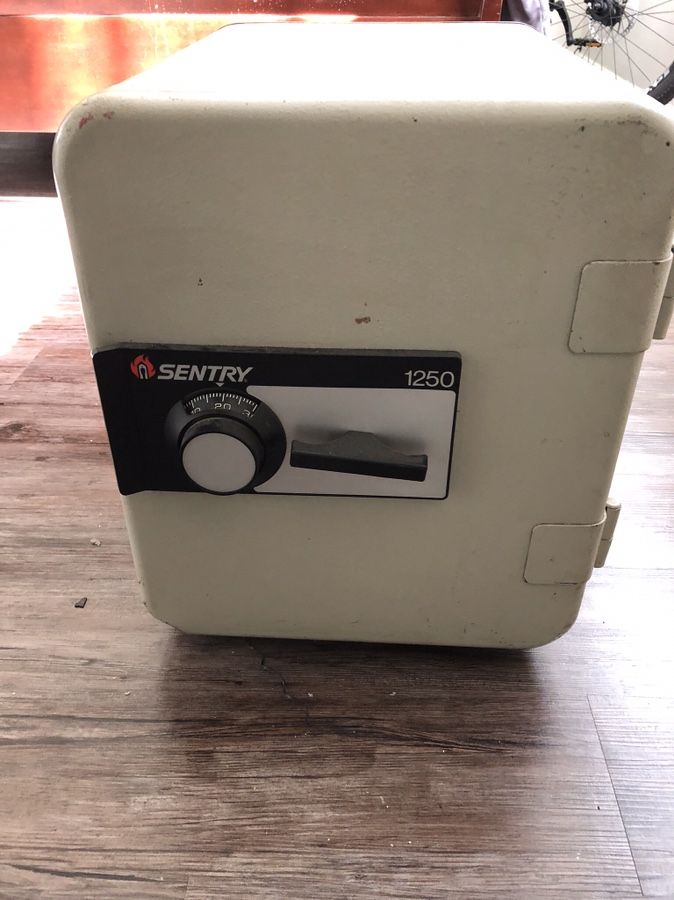 SENTRY 1250 SAFE for Sale in Las Vegas, NV OfferUp