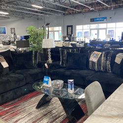 black sofa loveseat🖤✨ $2,499