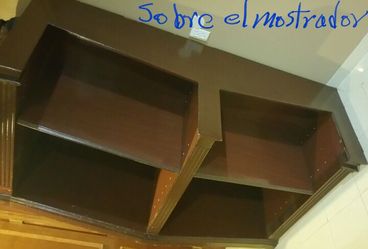 MOSTRADOR D MADERA SOLIDA