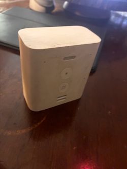 Amazon Echo Flex (Model C77A68)
