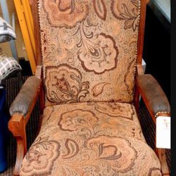 Antique  Carved Wood Platform Rocker Rocking Chair. Item features Rolling casters, solid wood frame,  nicely carved details, very nice antique item.