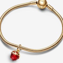 Pandora Disney Villains Evil Queen Apple Dangle Charm