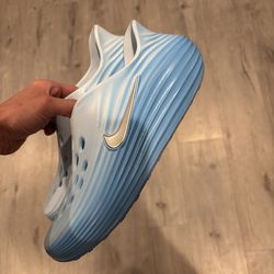 Nike ReactX men’s size 9 women’s size 10 in great condition !