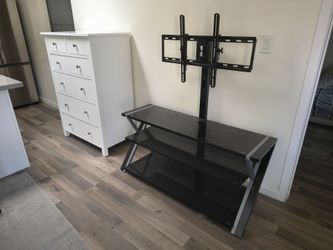 Tv console