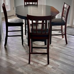 Dining Room Table And Chairs from Babettes Furniture 