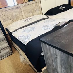 Beautiful Rustic Style Bedroom Suite!