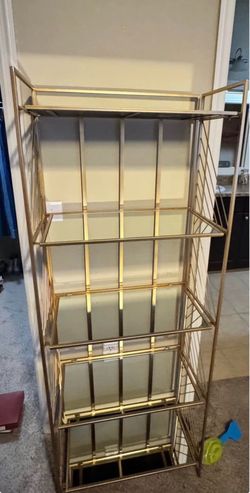 Mirrored shelves  $150