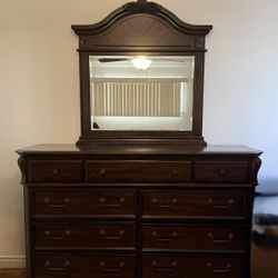 Emelie 9 Drawer Dresser (Discontinued)