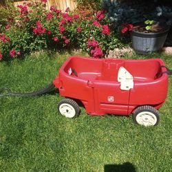 Step 2 Kids Pull Along Toy Car Wagon Door Opens