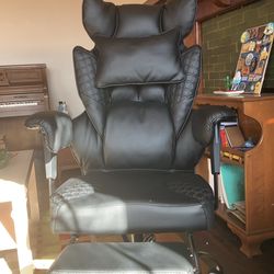GTPLAYER Big & Tall Office/Gaming Chair – Practically New (2 Days Use)