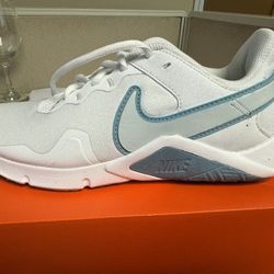 Nike Tennis Shoes