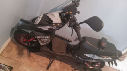 Sky 11 electric scooter