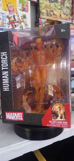 McFarlane Toys - Marvel Human Torch 1:6th Scale Collectible with Scene (Marvel 2-in-One #10)