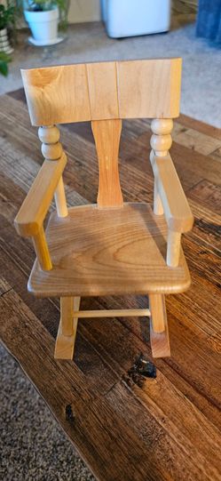 VINTAGE DOLL FURNITURE & ACCESSORIES