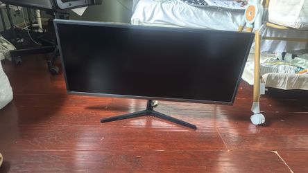 Samsung 34-inch Ultrawide Monitor (with game mode)