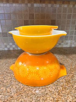 Vintage Pyrex Sunflower Daisy