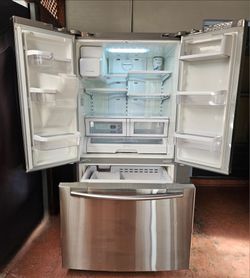 ✨️💥❄️"Samsung"❄️💥✨️ French Doors Fridge cooling perfectly fine.