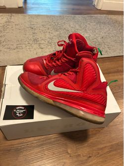 Nike LeBron 9 Christmas Sz10.5