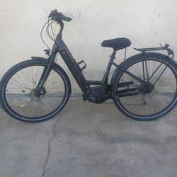 Pedal Assist Trek Bike Almost New 1700 Ono