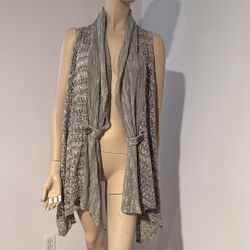 Sweater/vest/cardigan