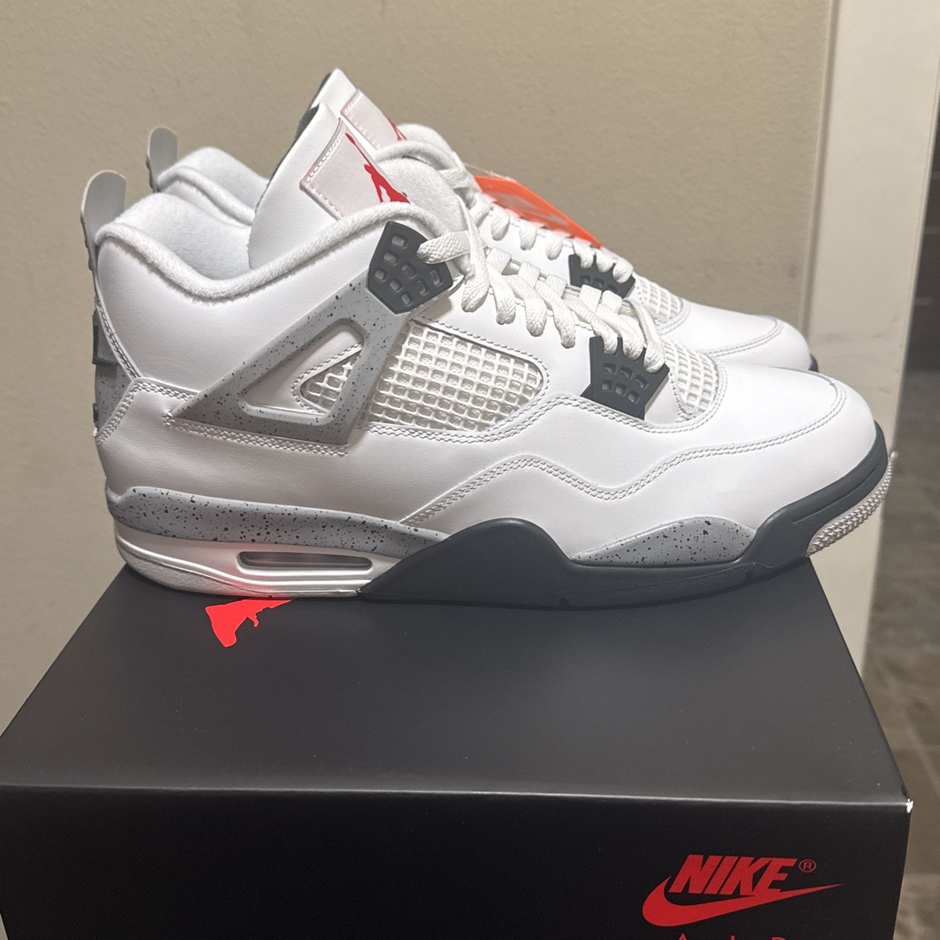 Air Jordan 4 Retro Summit White Fire Red