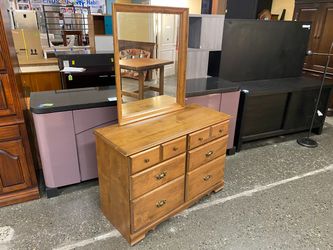 Light Brown Colonial 6-Drawer Dresser w/ Mirror