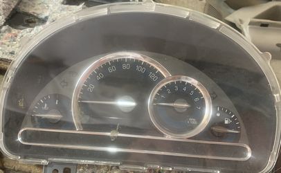 Chevy HHR LOWER MILE Gauge Cluster, Miles are in the 20k’s, $90 FIRM.