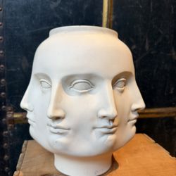 TMS Inc. Vitruvian Multi-Face Ceramic Vase White - Perpetual face vase