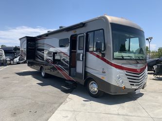 2017 Fleetwood Storm 32A