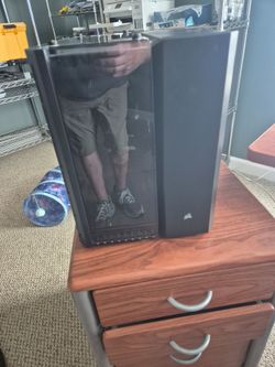 Corsair dual chamber computer case in excellent condition