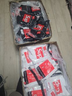 Supreme x Hanes Crew Socks
