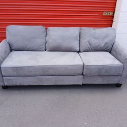Sofa/ Couch 