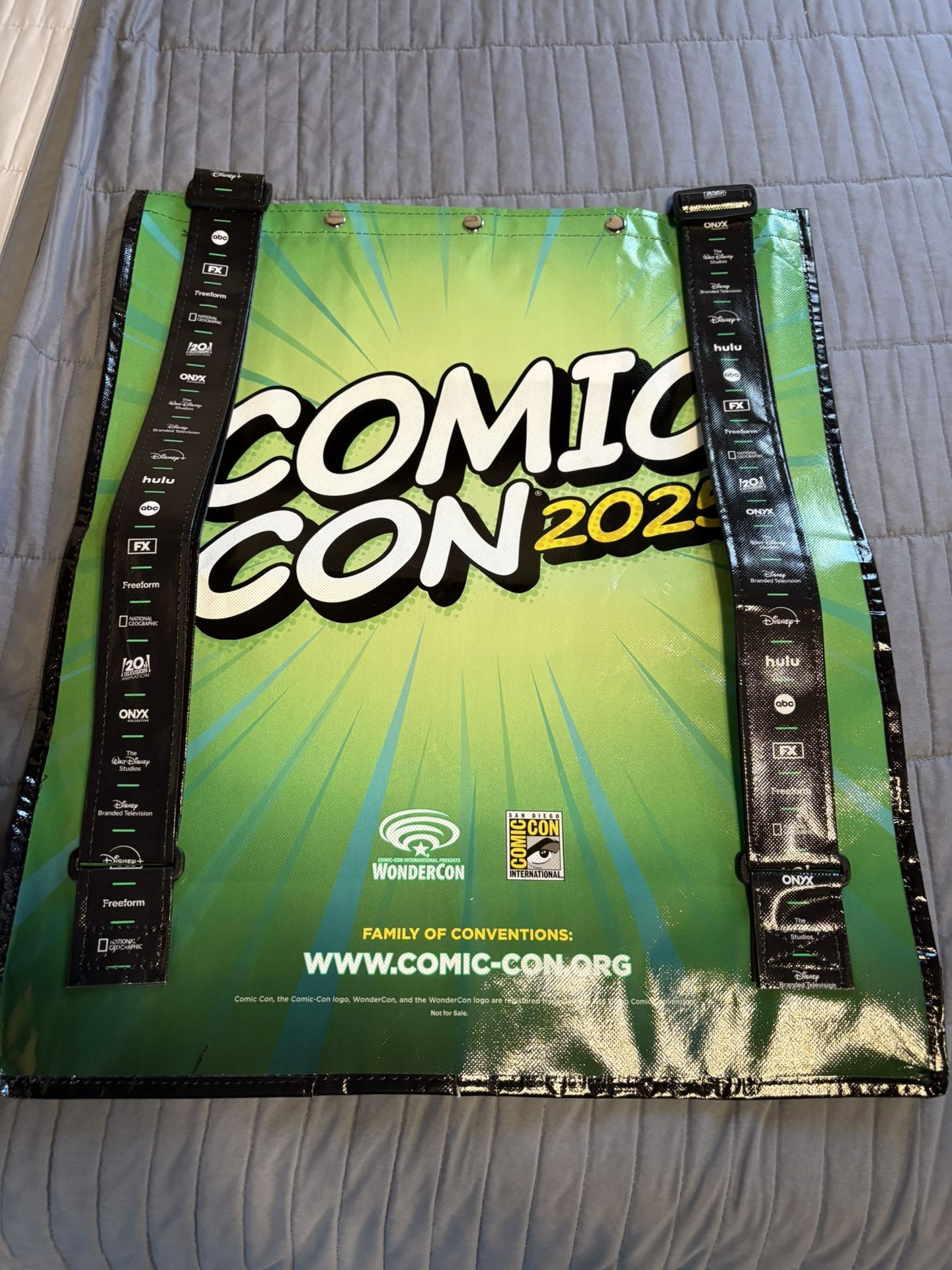 San Diego Comic-Con 2025 Oversized Bag (Predator)