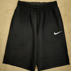 GUYS NIKE SHORTS 