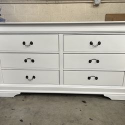 Dresser With 2 Two Night Stands (3 Piece Set)